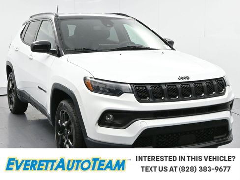 Used 2023 Jeep Compass Latitude AWD/4WD image 1