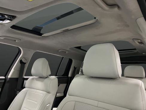 Used 2025 Hyundai Santa Fe Calligraphy image 7