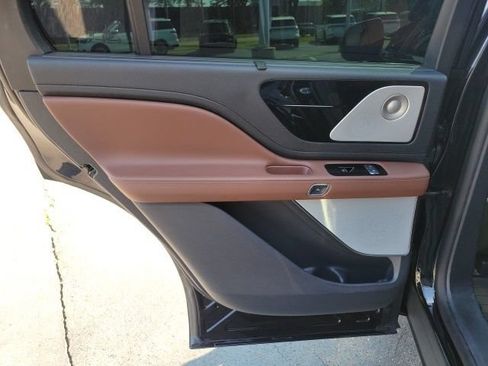 Certified 2025 Lincoln Aviator Reserve w/ Equipment Group 201A AWD/4WD image 24
