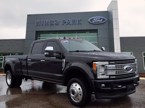 Used 2019 Ford F450 Platinum w/ Platinum Ultimate Package image 3