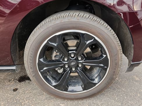 Used 2023 Ford Expedition Limited AWD/4WD image 7