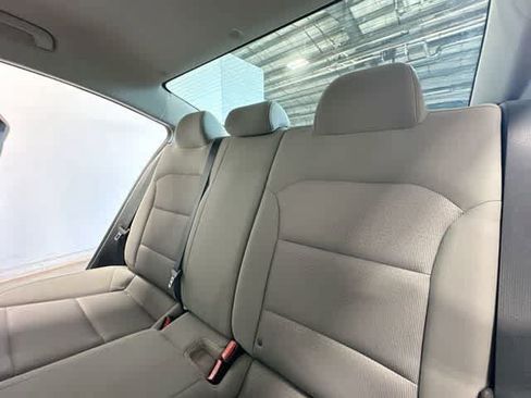 Used 2018 Hyundai Elantra SEL FWD image 16