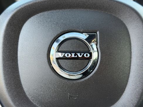 Used 2021 Volvo XC60 T5 R-Design image 25