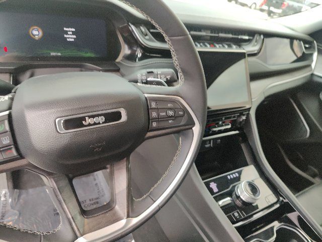 Used 2023 Jeep Grand Cherokee 4WD 4xe image 39