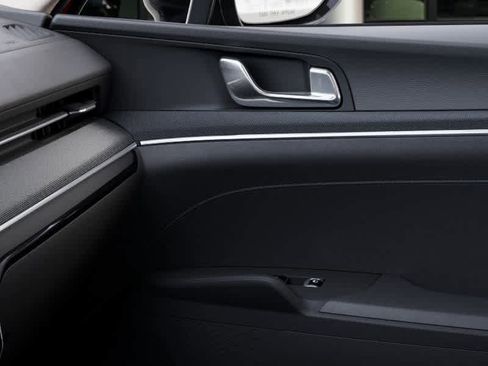 New 2025 Kia K5 LXS image 25