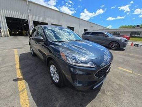Used 2022 Ford Escape SE w/ Convenience Package AWD/4WD image 3