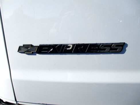 Used 2021 Chevrolet Express 2500 w/ Driver Convenience Package image 18