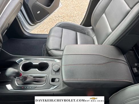Used 2023 Chevrolet Traverse RS FWD image 18