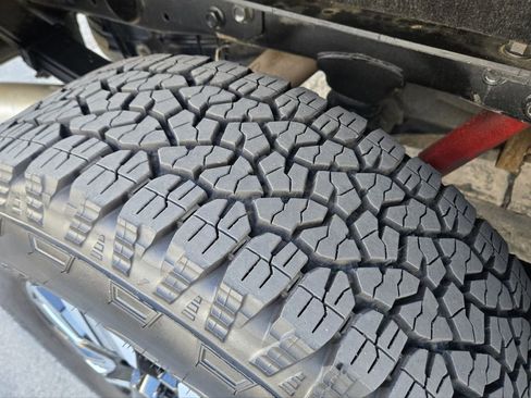 Used 2017 GMC Sierra 2500 SLT w/ Duramax Plus Package image 21