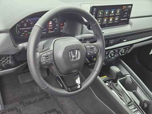 Used 2025 Honda Accord EX-L image 2