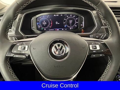 Used 2021 Volkswagen Tiguan SEL image 5