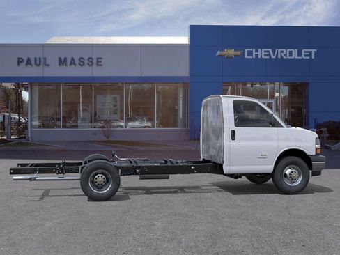 New 2025 Chevrolet Express 3500 w/ Power Convenience Package image 5