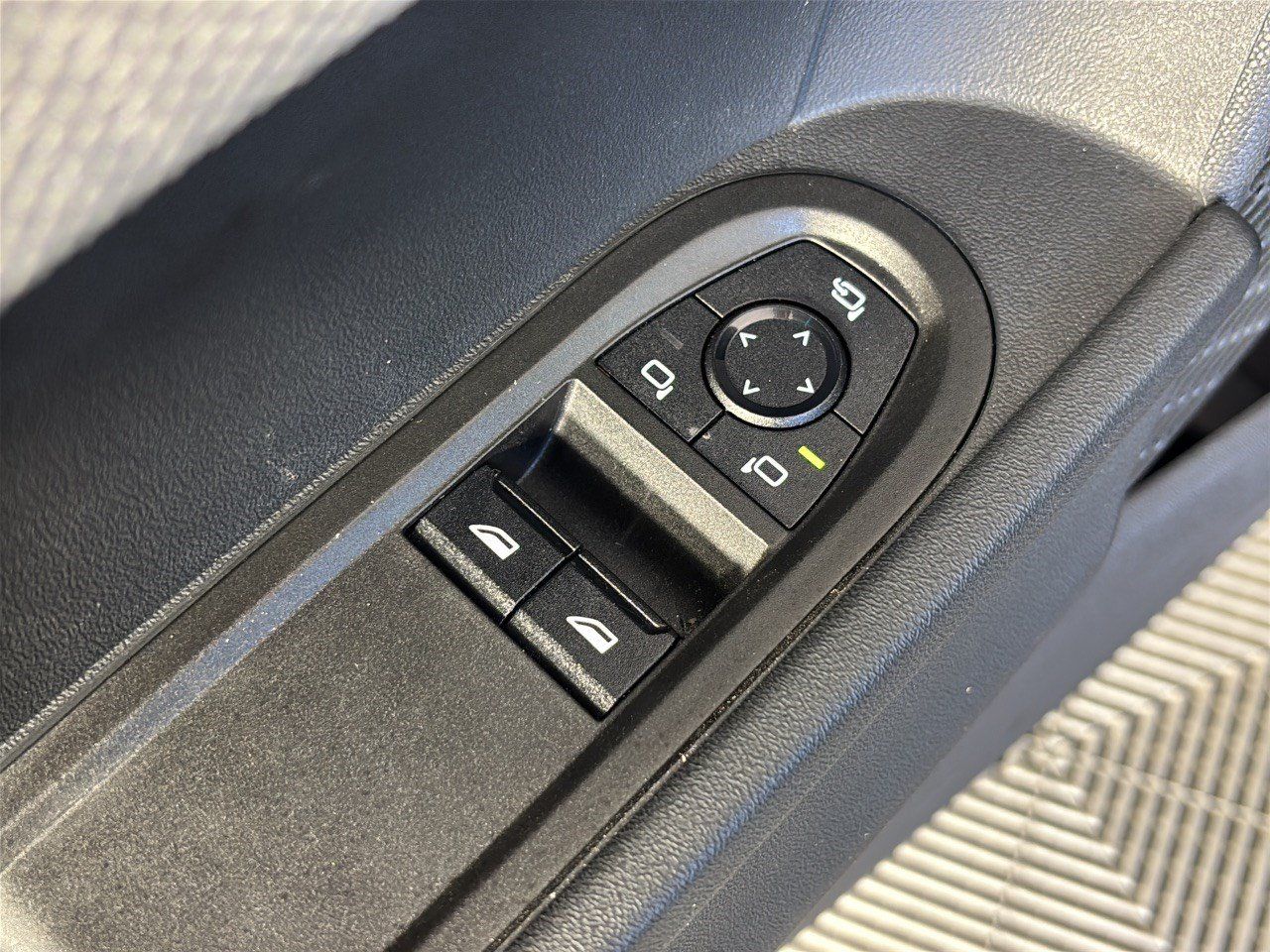 Certified 2025 MINI Cooper S FWD image 15