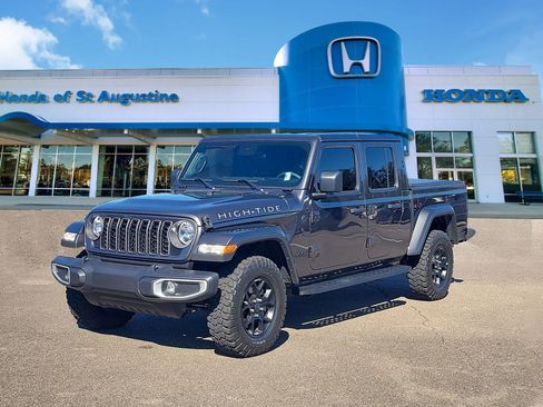 Used 2024 Jeep Gladiator Sport image 1