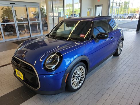 Used 2025 MINI Cooper S FWD image 1
