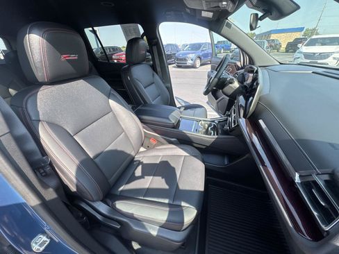 Used 2025 Chevrolet Traverse Z71 w/ Driver Confidence Package AWD/4WD image 18