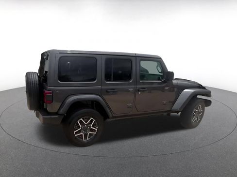 Used 2025 Jeep Wrangler Unlimited Sahara AWD/4WD image 11