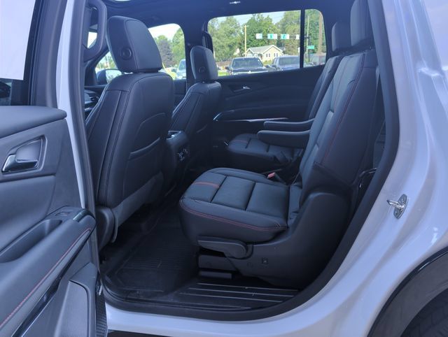 Used 2026 Chevrolet Traverse RS w/ LPO, Floor Liner Package AWD/4WD image 24