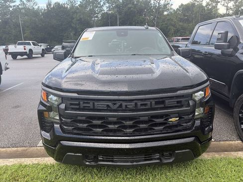 Used 2022 Chevrolet Silverado 1500 Custom RWD image 3