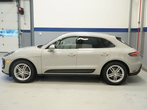 Certified 2026 Porsche Macan AWD/4WD image 2