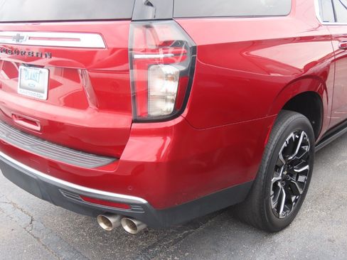 Used 2022 Chevrolet Suburban High Country RWD image 11