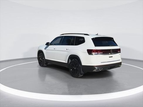 New 2026 Volkswagen Atlas SE image 6