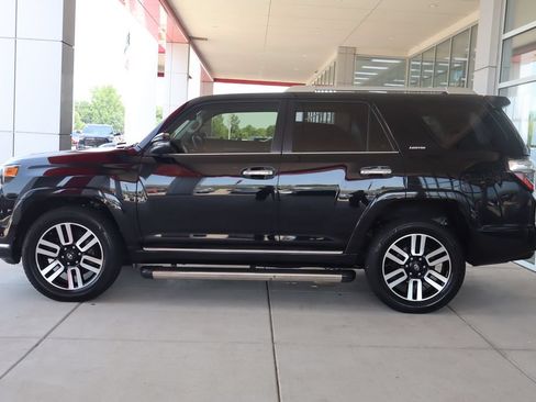 Used 2017 Toyota 4Runner Limited AWD/4WD image 4