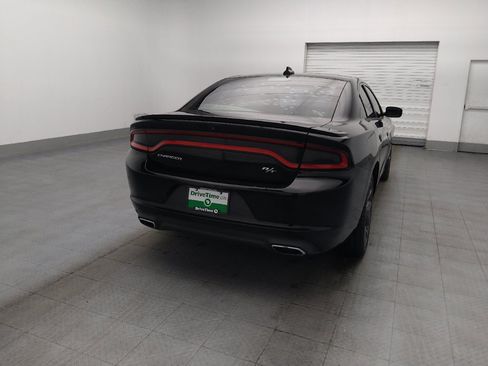 Used 2018 Dodge Charger R/T w/ Premium Group RWD image 7