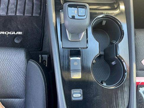 Certified 2024 Nissan Rogue SV image 20