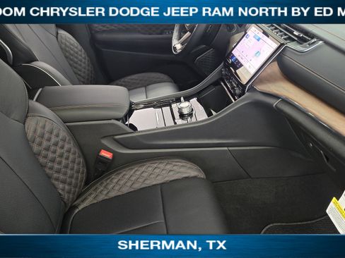 New 2025 Jeep Grand Cherokee Summit w/ Obsidian Package image 11
