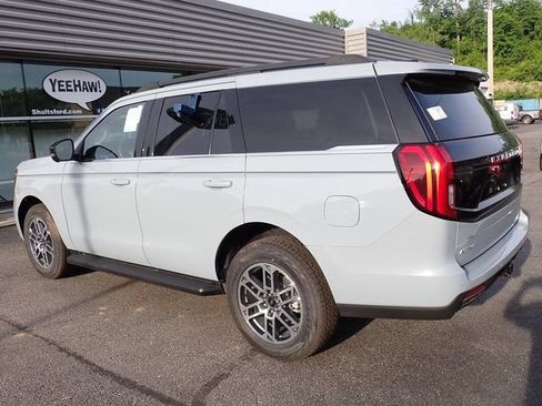 New 2026 Ford Expedition Active AWD/4WD image 4