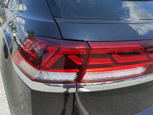 New 2025 Volkswagen Atlas Cross Sport SE image 14