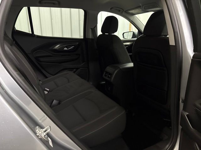 Used 2024 GMC Terrain SLE FWD image 17