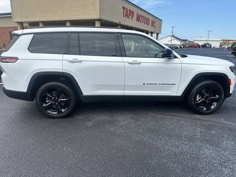 Used 2023 Jeep Grand Cherokee L Laredo image 8