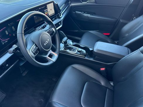 Certified 2025 Kia Sportage EX AWD/4WD image 10