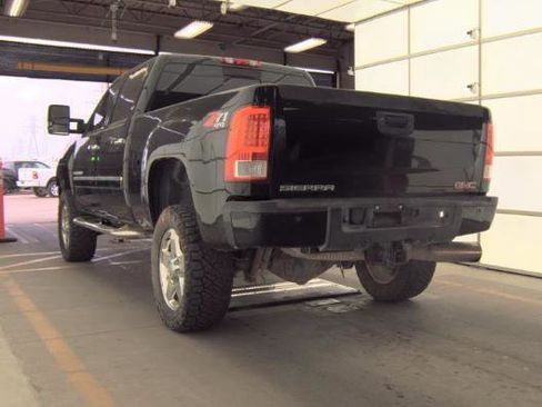 Used 2011 GMC Sierra 2500 Denali w/ Suspension Package, Off-Road image 6