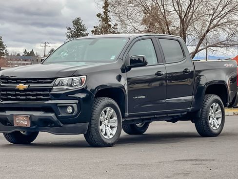 Used 2022 Chevrolet Colorado LT w/ LT Convenience Package image 9