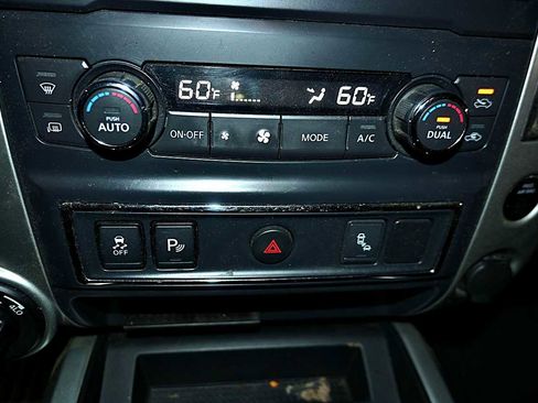 Used 2019 Nissan Titan PRO-4X image 21