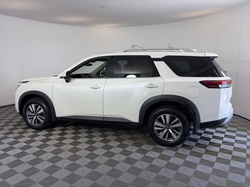 Certified 2023 Nissan Pathfinder SL AWD/4WD image 9