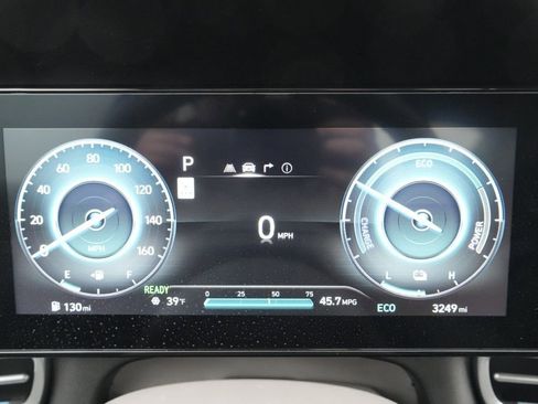 Certified 2025 Hyundai Elantra SEL FWD image 27