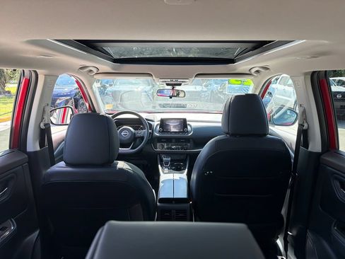 Used 2023 Nissan Rogue SV w/ SV Premium B Package FWD image 36