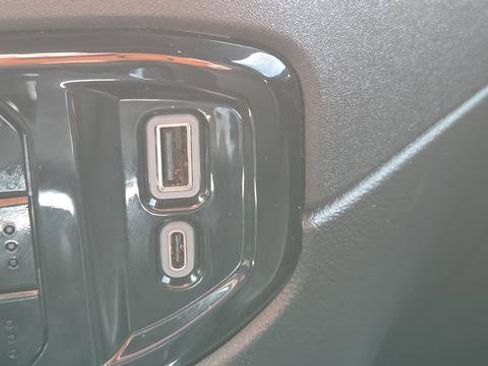 Used 2023 GMC Sierra 1500 SLT w/ SLT Premium Package image 35