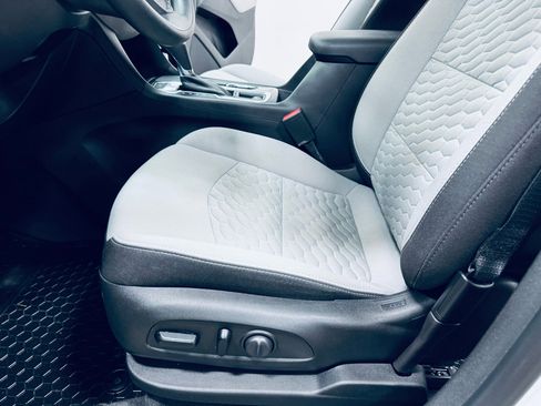 Used 2020 Chevrolet Equinox LS w/ LS Convenience Package image 32