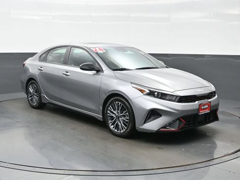 Used 2024 Kia Forte GT-Line w/ GT-Line Premium Package FWD image 8