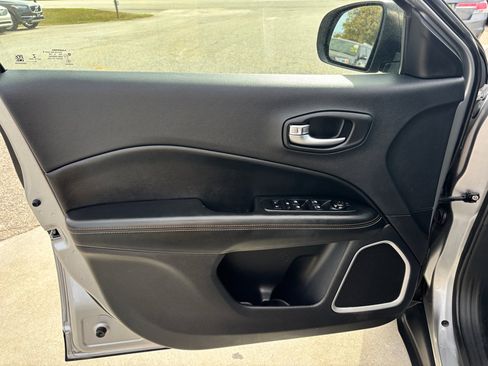 Used 2019 Jeep Compass Sport image 20