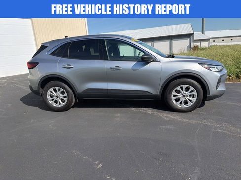 Used 2024 Ford Escape Active AWD/4WD image 3