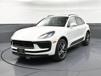 Used 2025 Porsche Macan AWD/4WD video 1