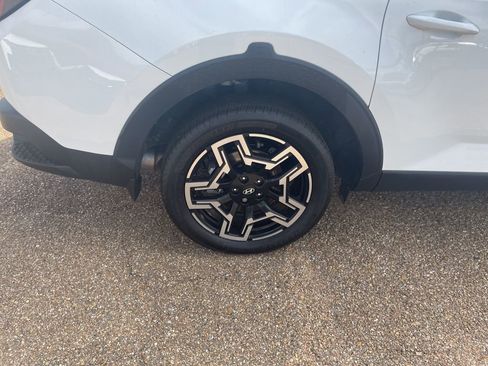 Certified 2025 Hyundai Santa Cruz Limited image 9