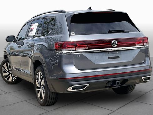 Used 2024 Volkswagen Atlas SE FWD image 12