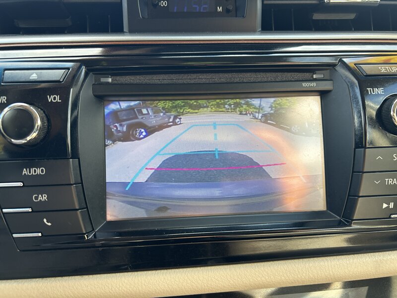 Used 2015 Toyota Corolla LE FWD image 13